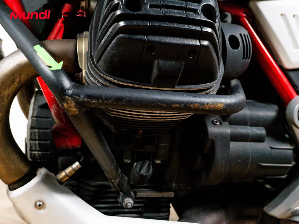 Moto Guzzi V85 TT Evocative Graphics (2019 - 20) (15)