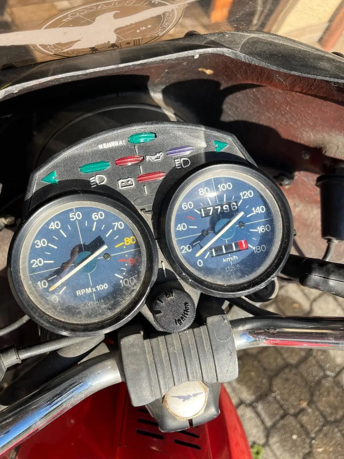 Moto Guzzi V35 (3)