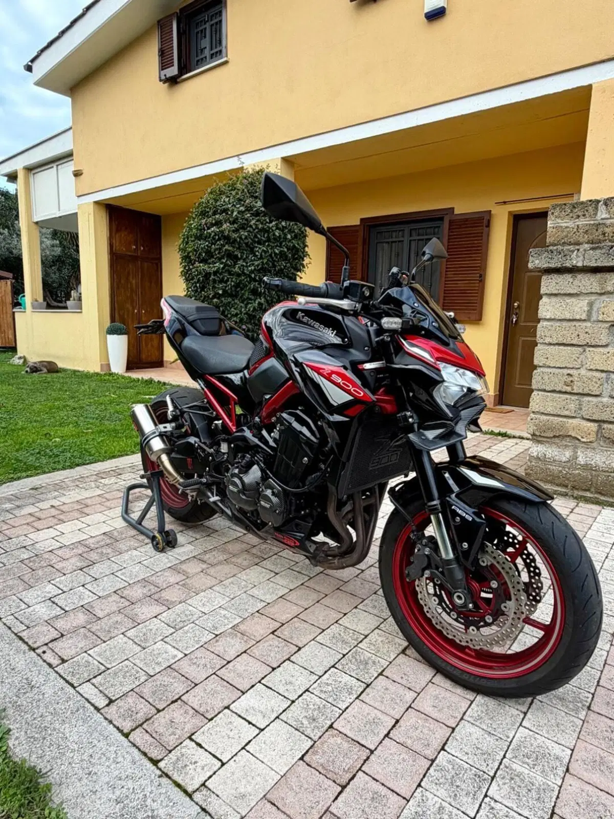 Kawasaki Z 900 (2021 - 24) (2)