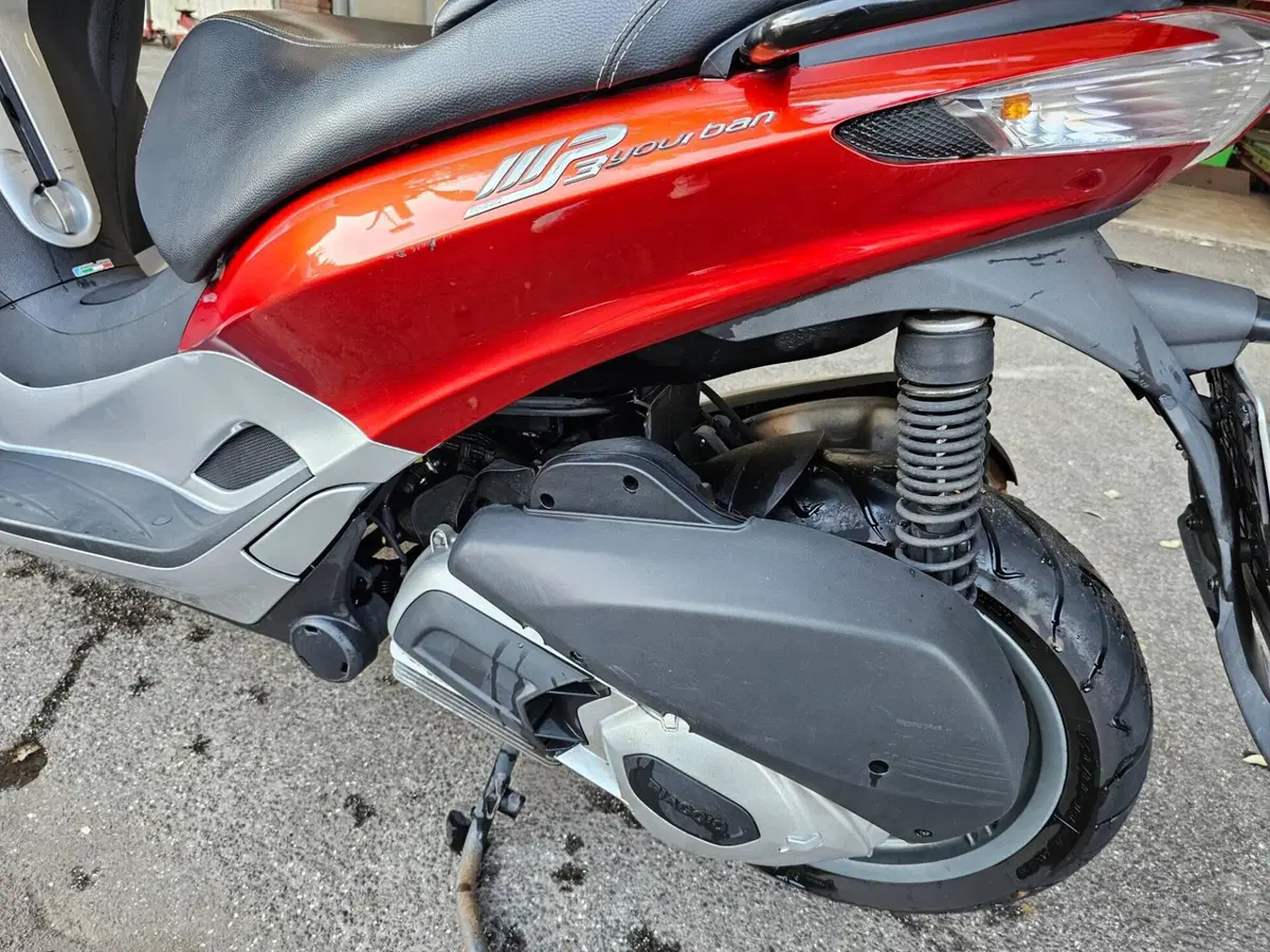 Piaggio Mp3 300 ie Yourban ERL (2011 - 17) (2)