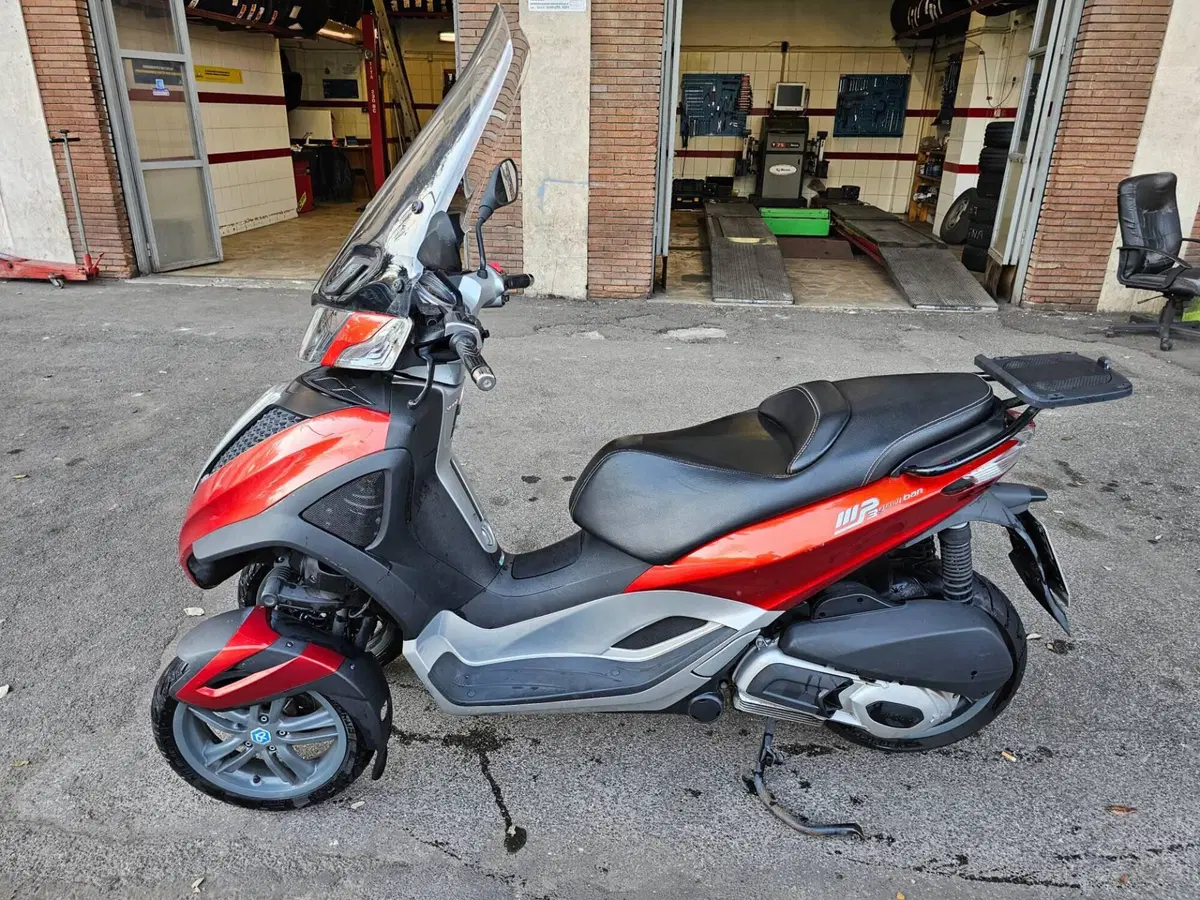 Piaggio Mp3 300 ie Yourban ERL (2011 - 17) (5)