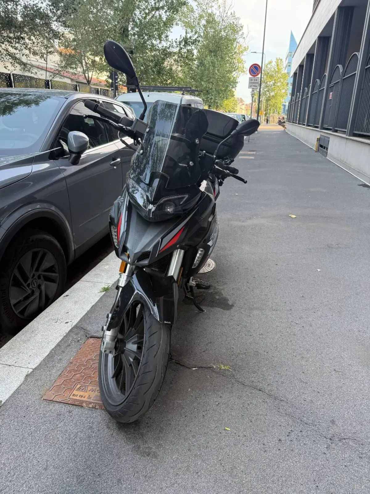 Benelli TRK 251 (2022 - 25) (3)