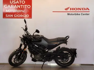 Husqvarna Svartpilen 125 (2024 - 26) usata