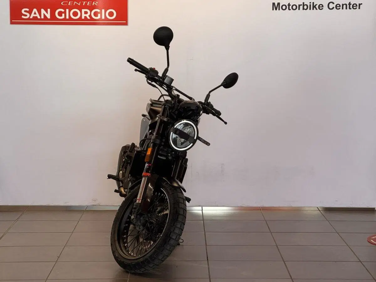 Husqvarna Svartpilen 125 (2024 - 26) (3)