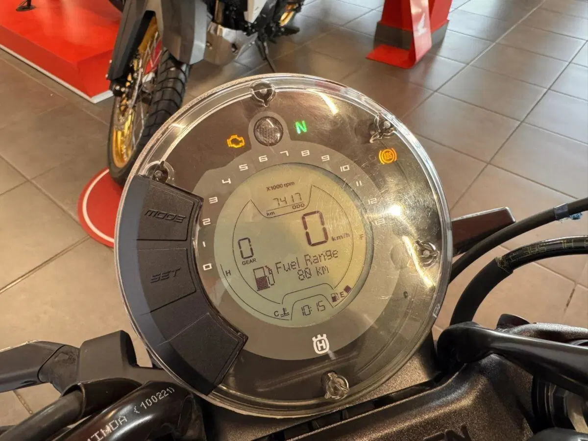Husqvarna Svartpilen 125 (2024 - 26) (5)