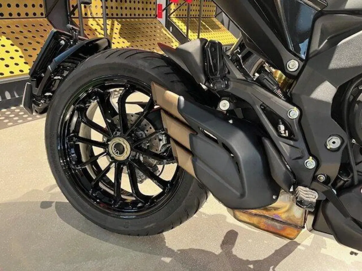 MV Agusta Turismo Veloce 800 R (2023 - 26) (8)