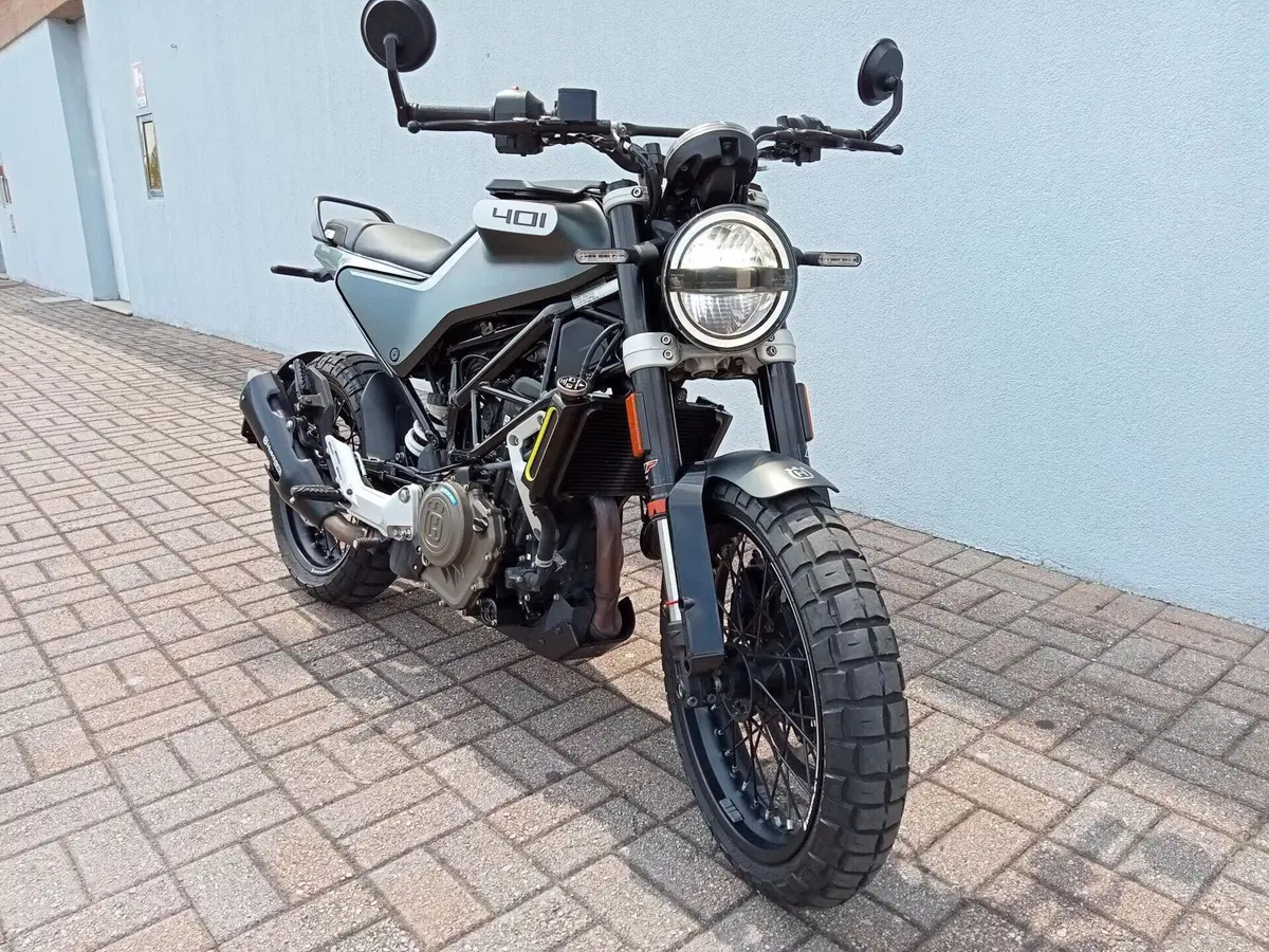 Husqvarna Svartpilen 401 (2020)