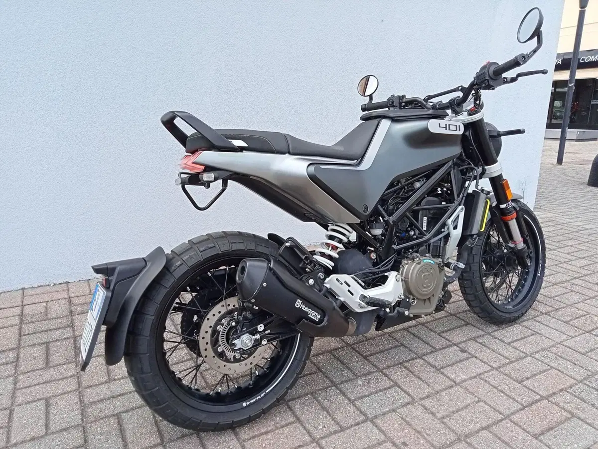 Husqvarna Svartpilen 401 (2020) (3)