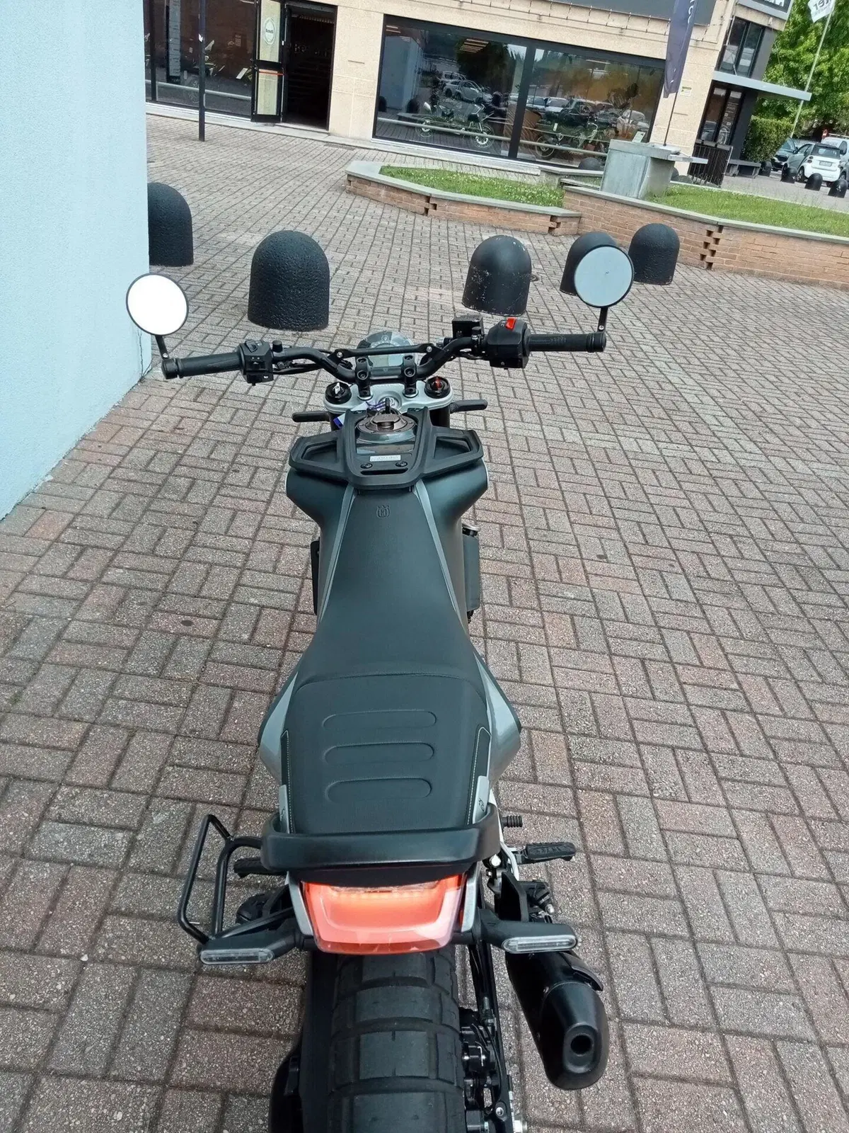 Husqvarna Svartpilen 401 (2020) (8)