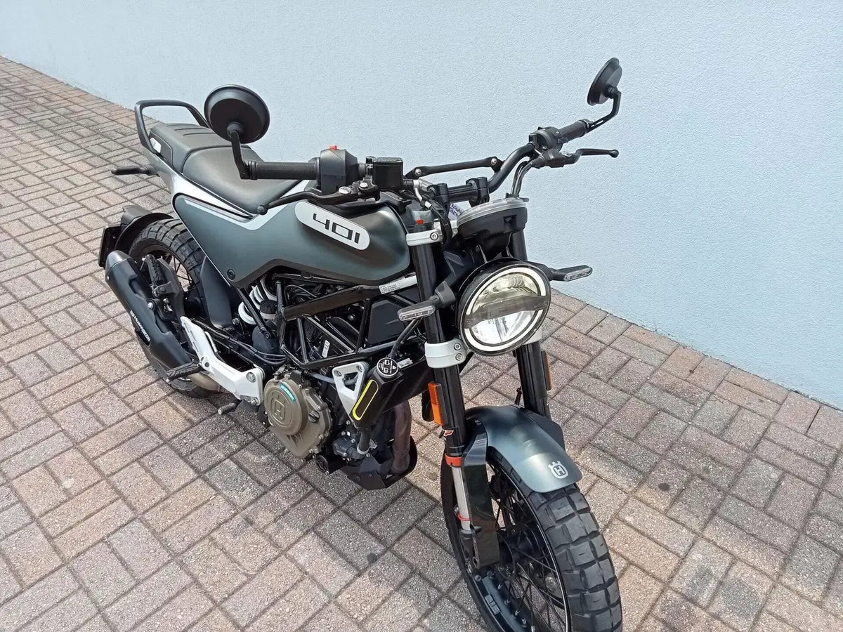 Husqvarna Svartpilen 401 (2020) (10)