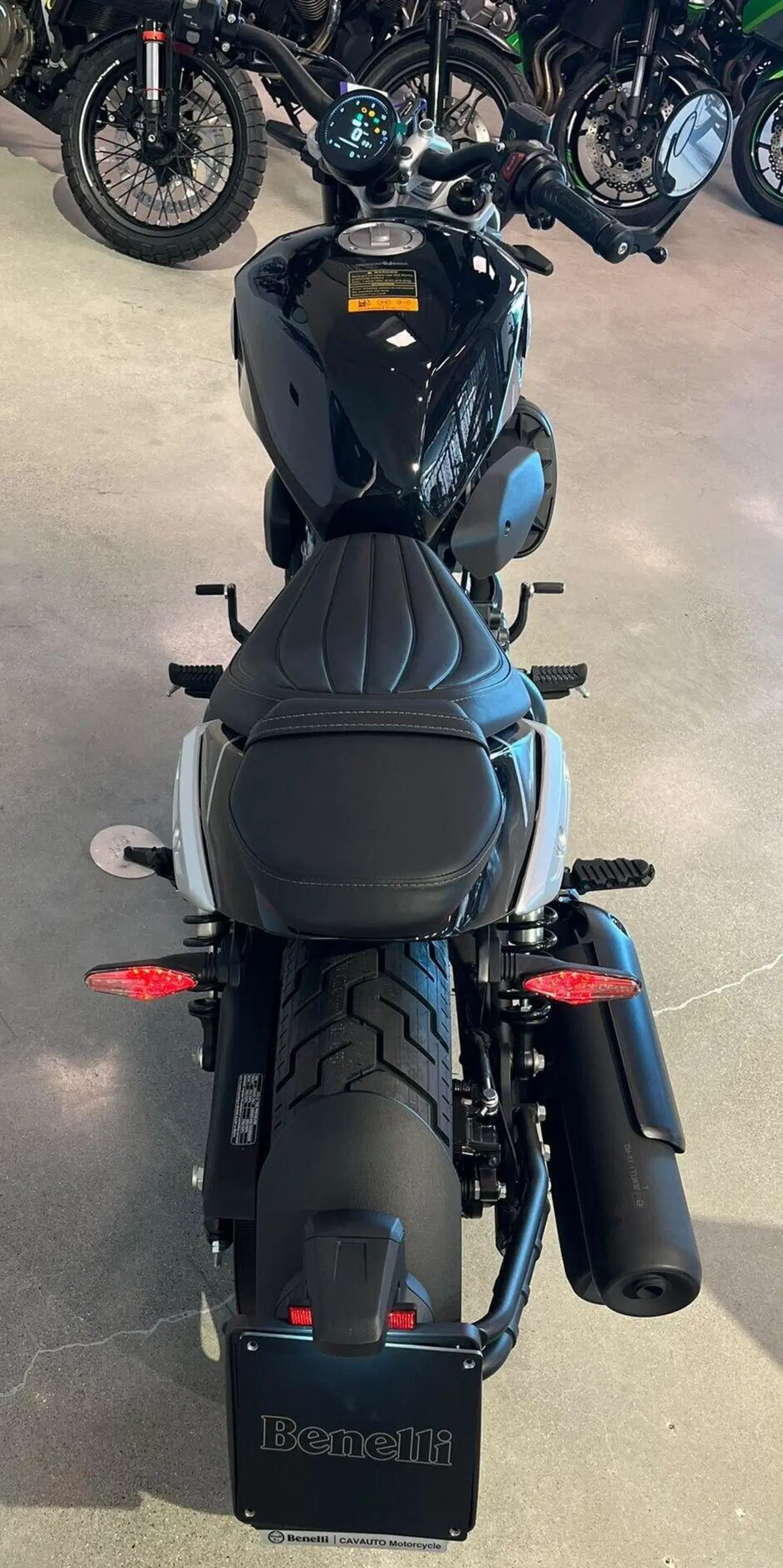 Benelli Leoncino 400 Bobber (2026) (8)