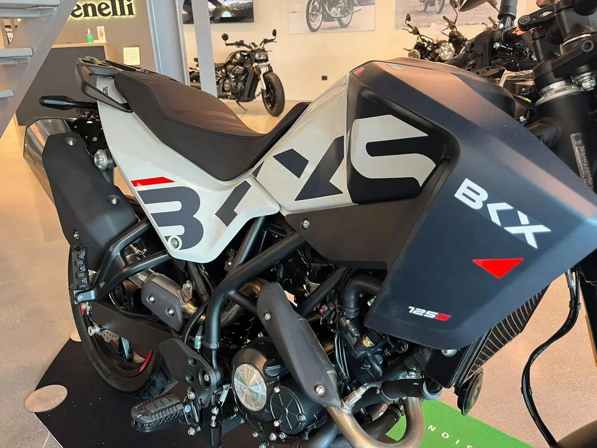 Benelli BKX 125 S (2026) (3)