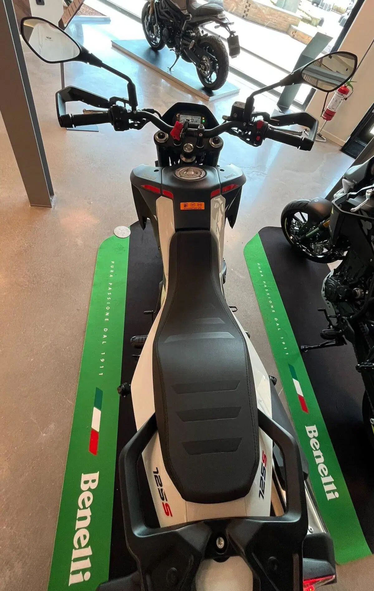 Benelli BKX 125 S (2026) (4)