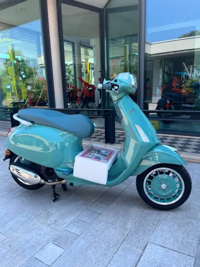 Vespa Primavera 125 80th (2026) nuova