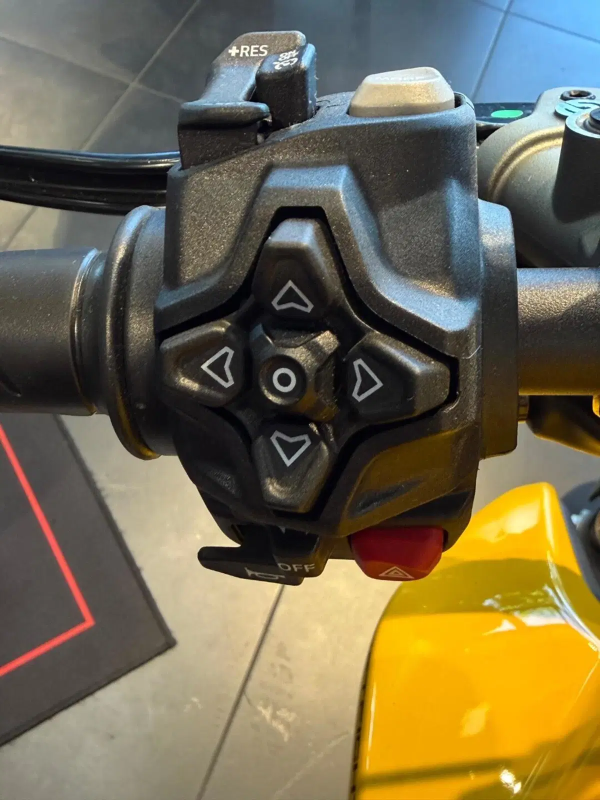 Ducati Streetfighter V2 S (2025 - 26) (12)
