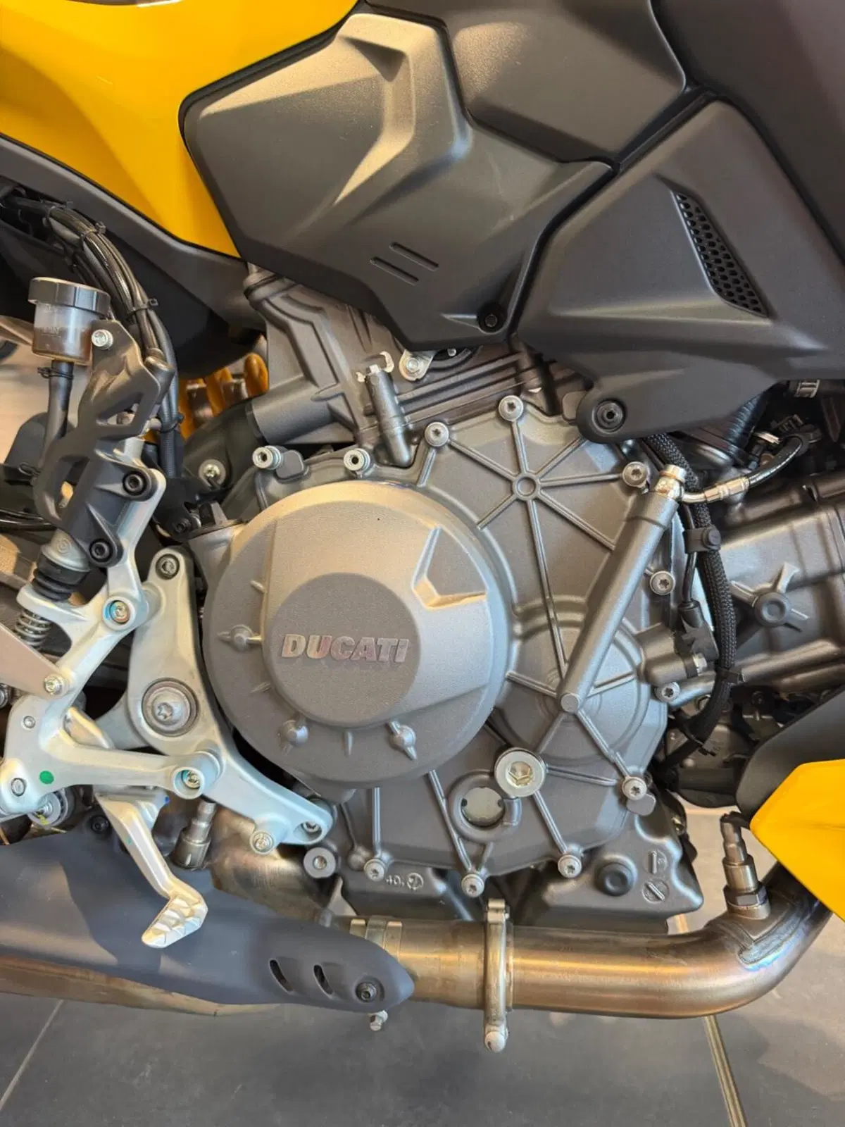 Ducati Streetfighter V2 S (2025 - 26) (17)