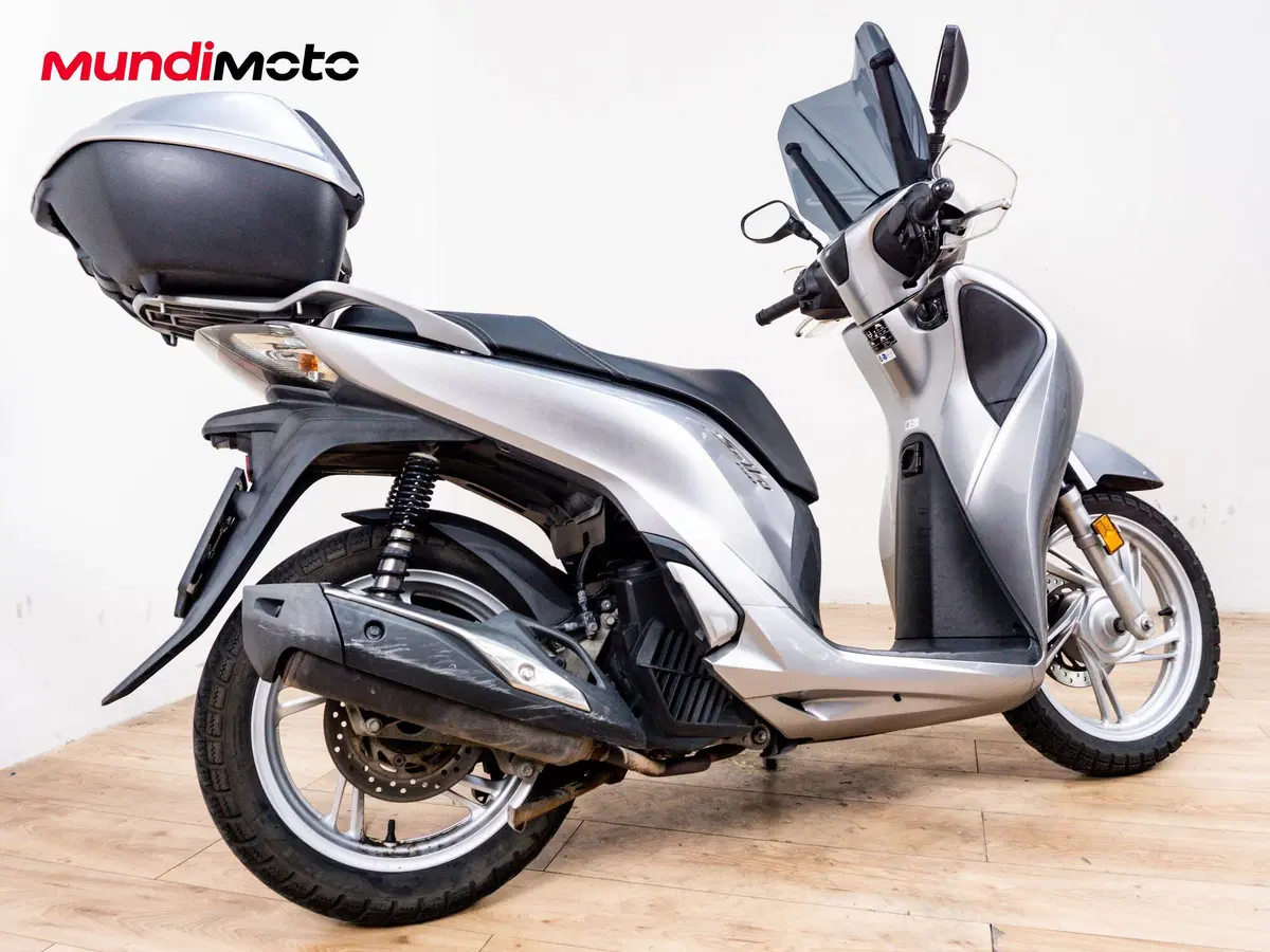 Honda SH 150i (2009 - 12) (3)