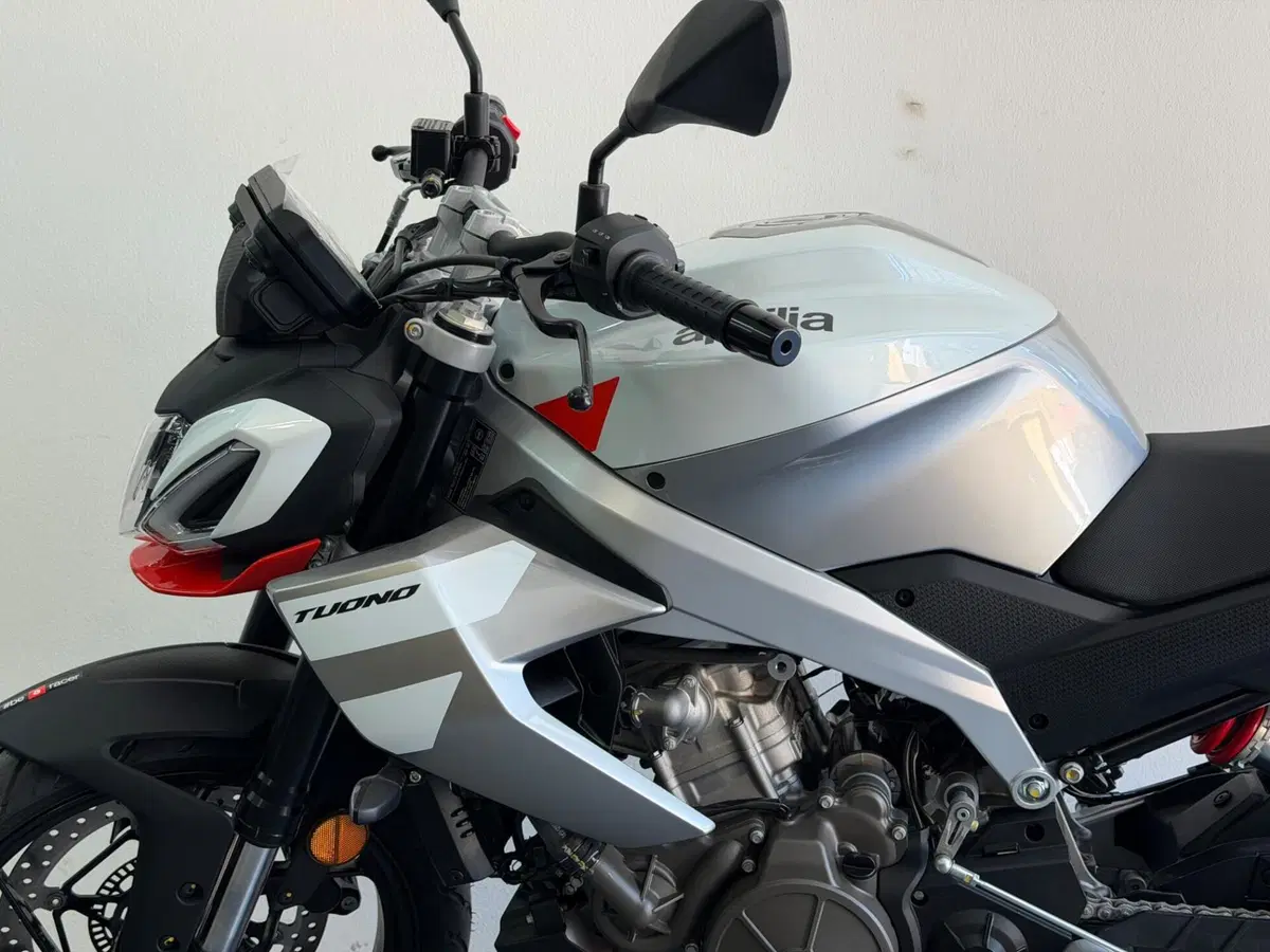 Aprilia Tuono 457 (2025 - 26) (3)