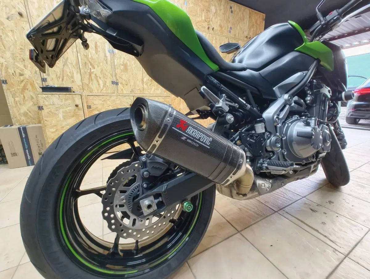 Kawasaki Z 900 (2017 - 18) (2)
