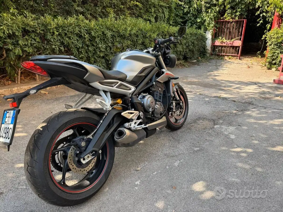 Triumph Street Triple RS (2017 - 19) (3)