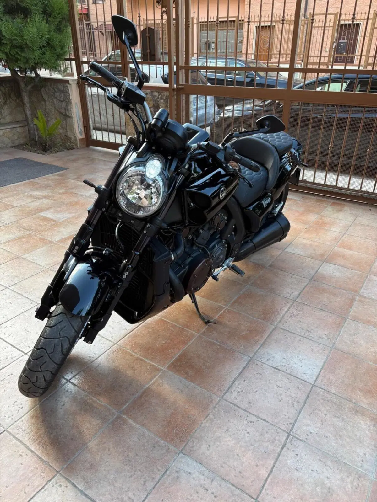 Yamaha VMAX (2008 - 17) (3)