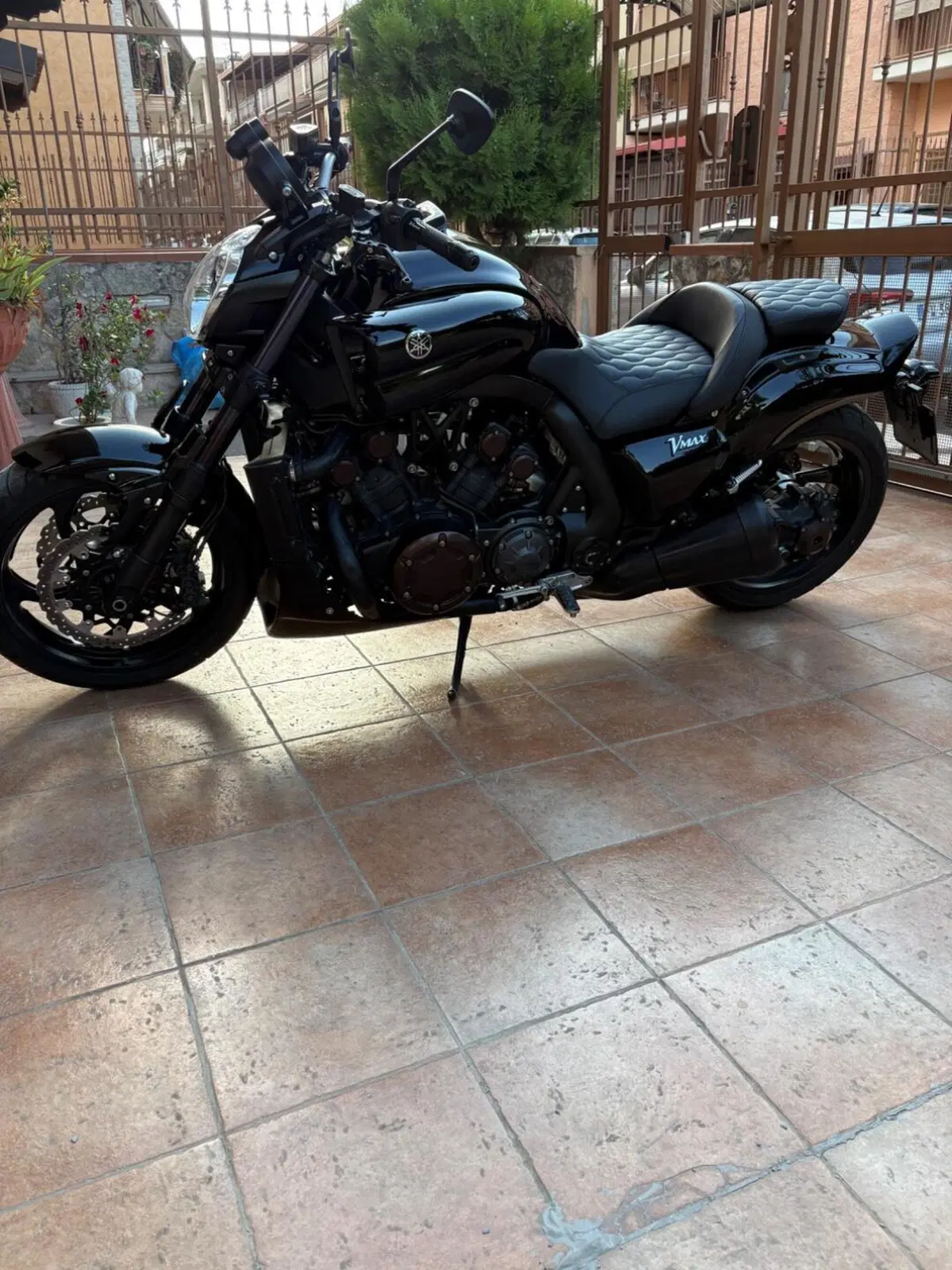 Yamaha VMAX (2008 - 17) (4)