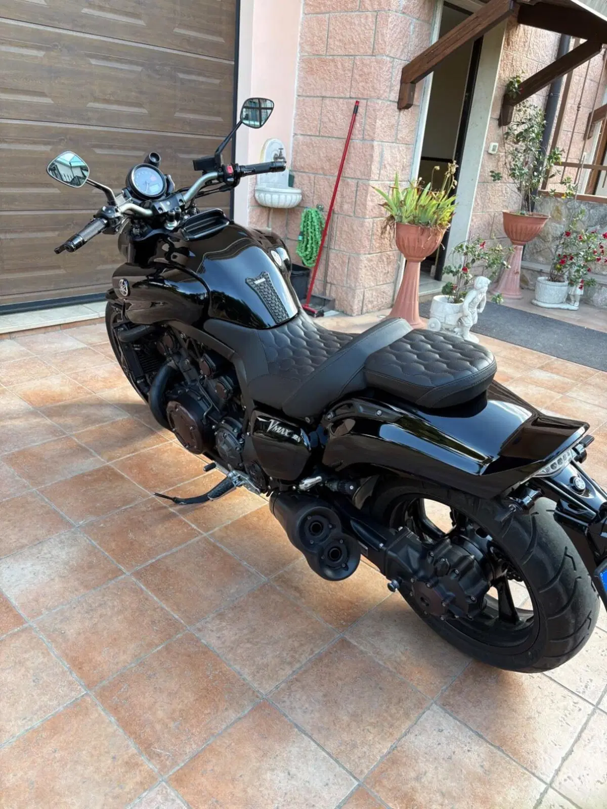 Yamaha VMAX (2008 - 17) (5)