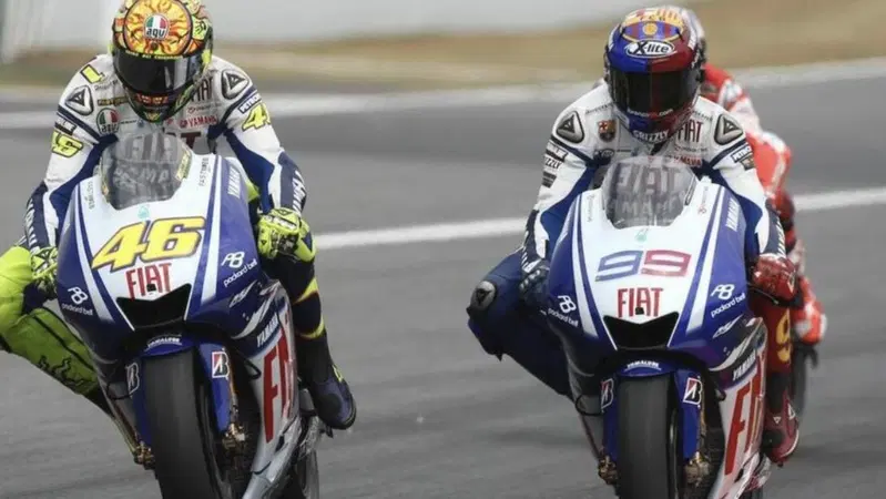 MotoGP. Jorge Lorenzo: &ldquo;Ci ho provato, ma non riuscivo a frenare come Valentino. Ho le mani piccole&rdquo;