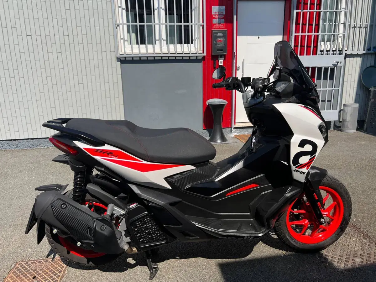 Aprilia SR GT 200 Sport (2025 - 26) (2)