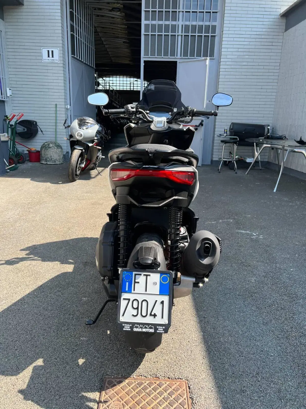 Aprilia SR GT 200 Sport (2025 - 26) (5)
