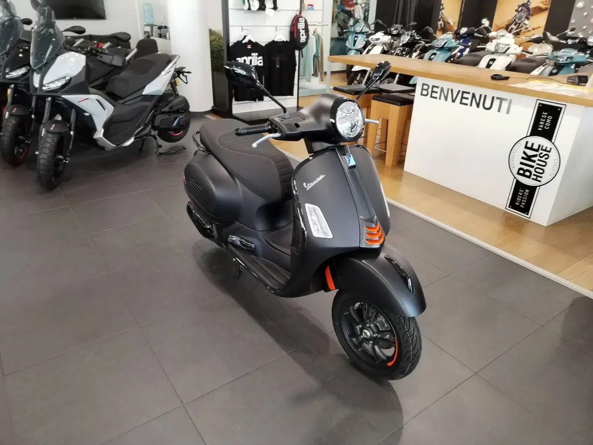 Vespa GTS 125 Supersport (2025 - 26) (5)