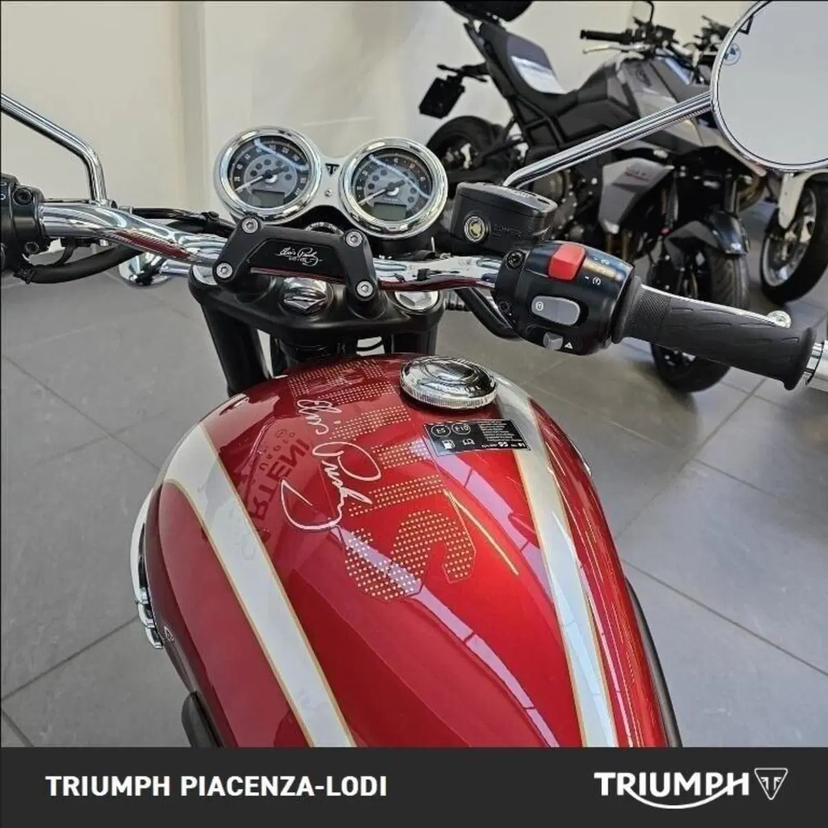 Triumph Bonneville T120 Elvis (2024 - 26) (5)