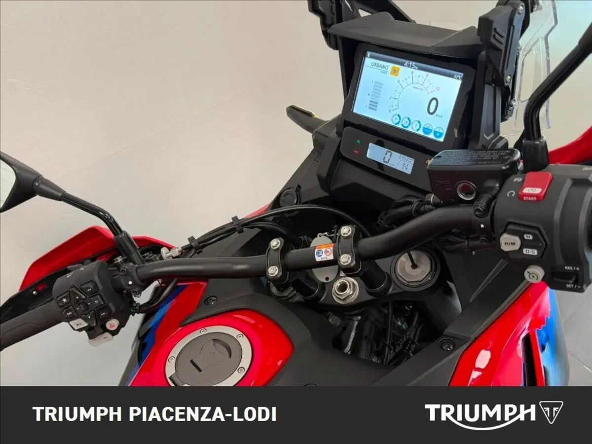 Honda Africa Twin CRF 1100L ES DCT (2024 - 26) (5)