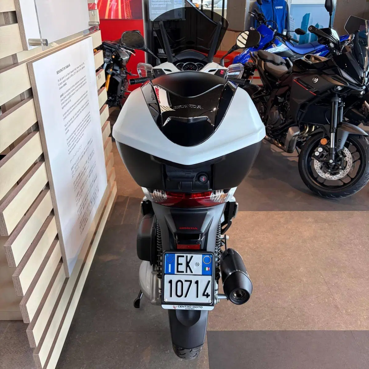 Honda SH 300 i ABS (2016 - 20) (2)