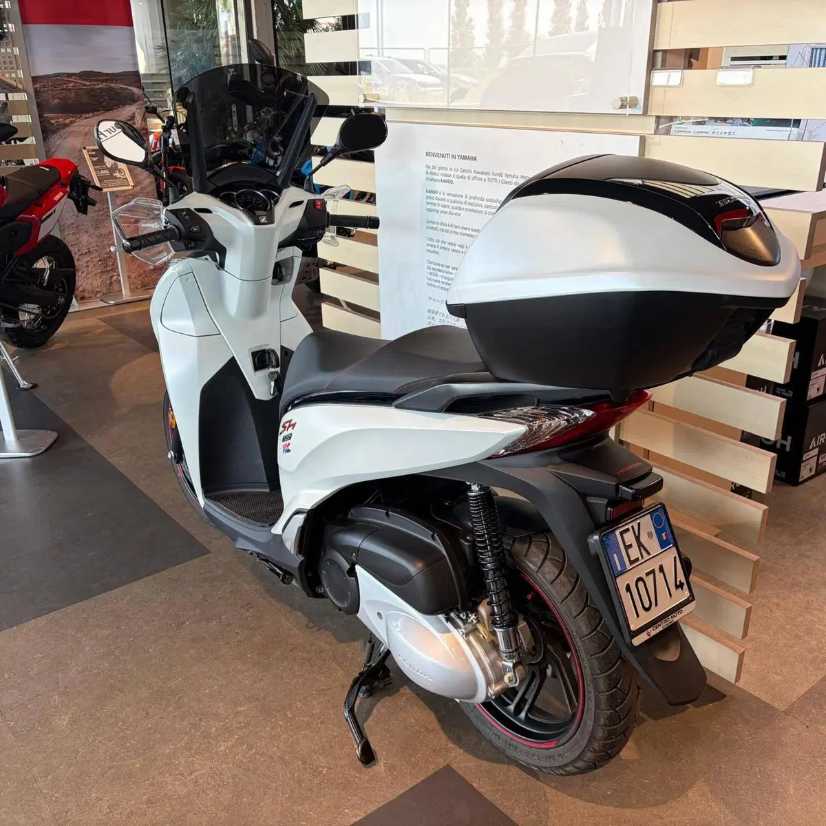 Honda SH 300 i ABS (2016 - 20) (10)