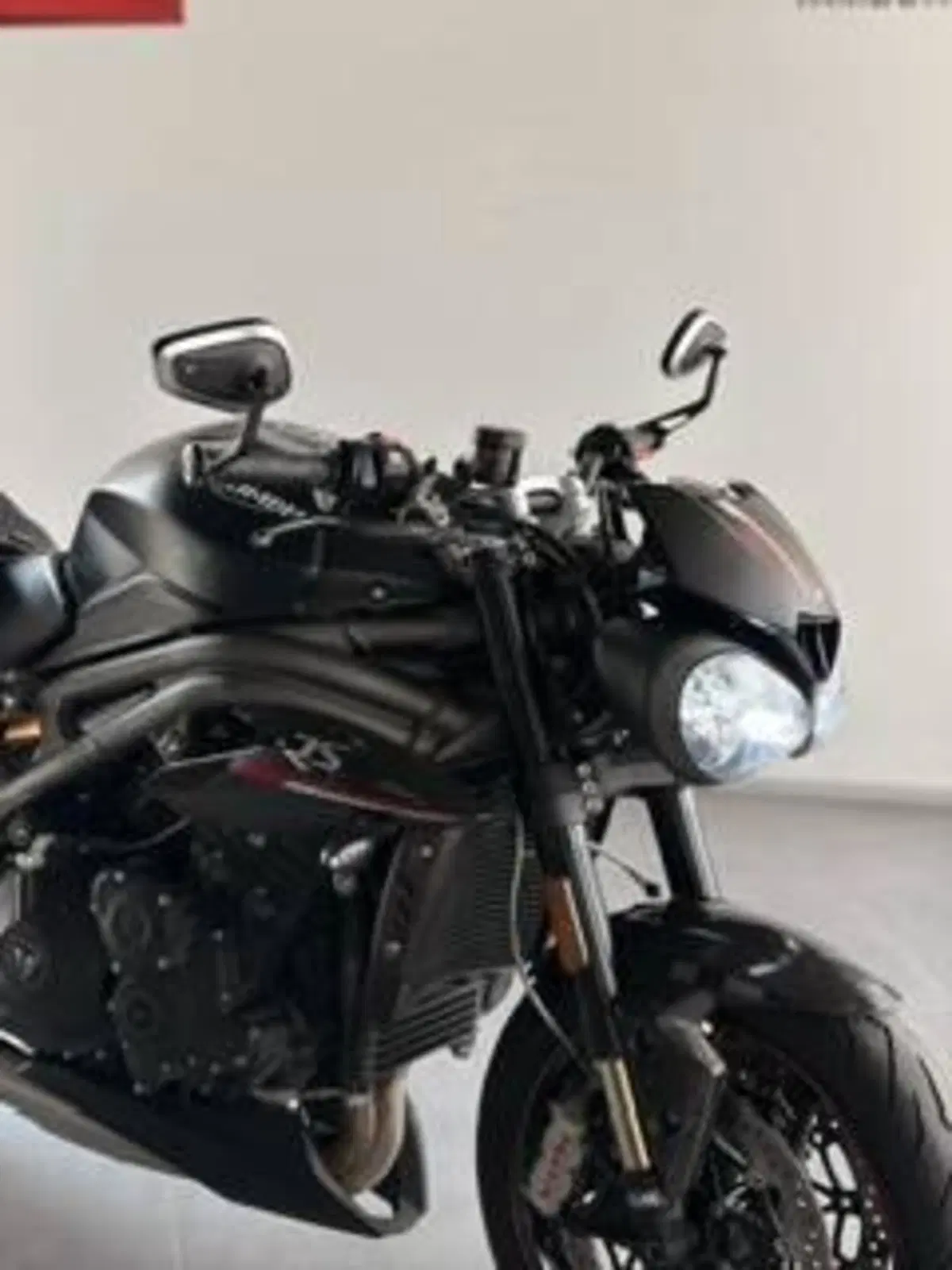 Triumph Speed Triple 1050 S (2018 - 20) (2)