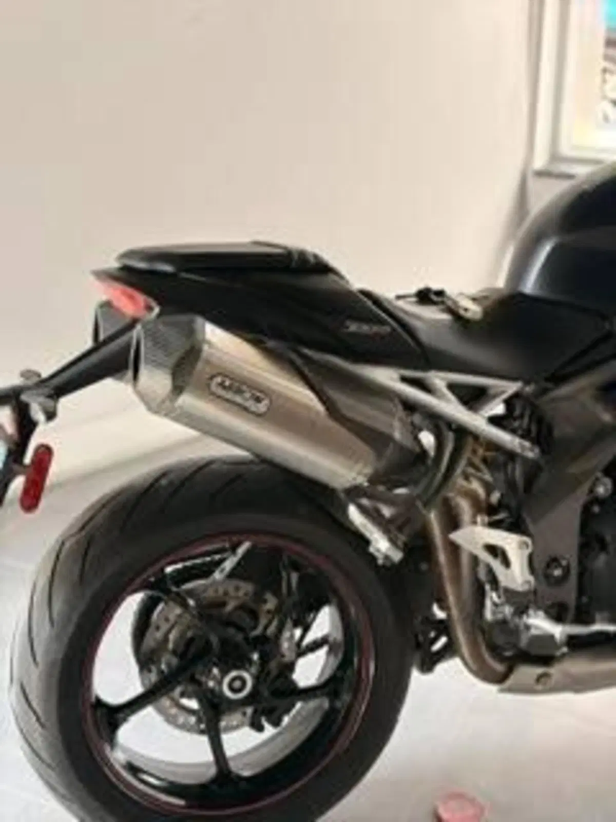 Triumph Speed Triple 1050 S (2018 - 20) (3)