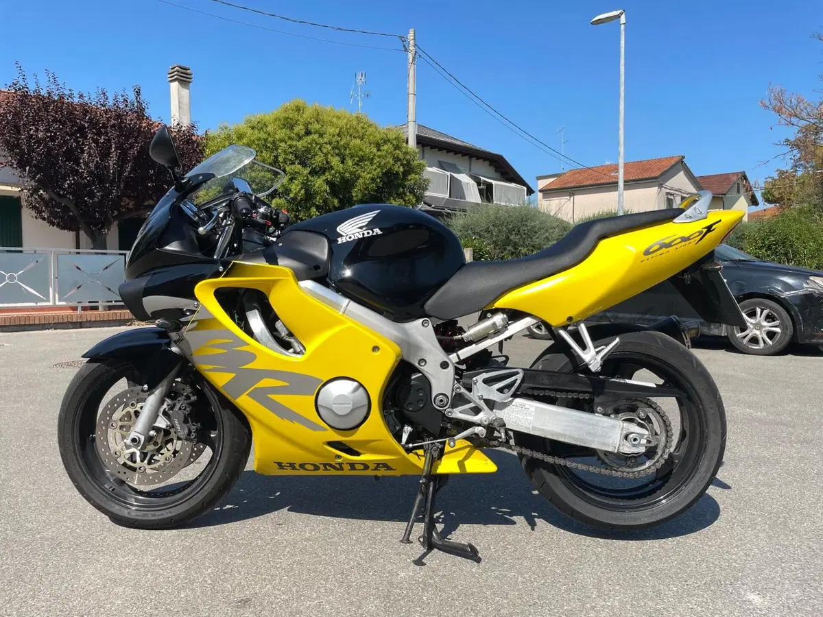 Honda CBR 600 F (1999 - 00) (2)