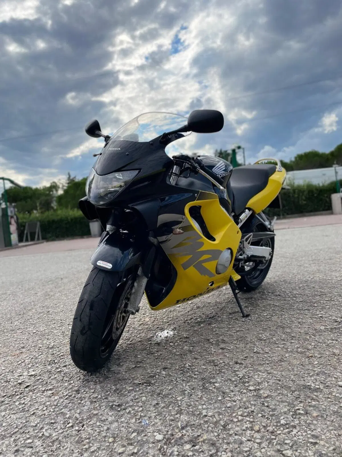 Honda CBR 600 F (1999 - 00) (4)