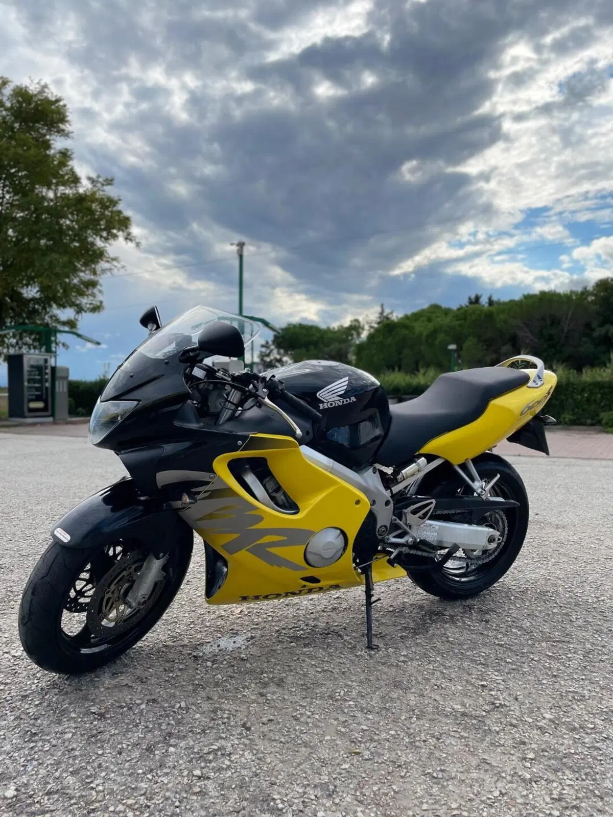 Honda CBR 600 F (1999 - 00) (7)
