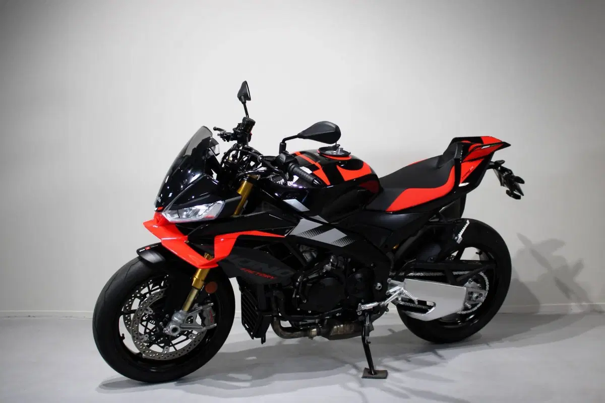 Aprilia Tuono V4 Factory (2025 - 26) (3)