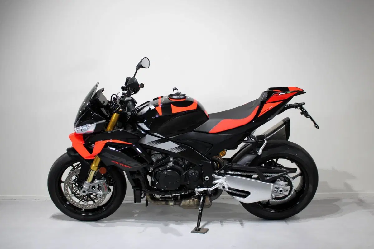 Aprilia Tuono V4 Factory (2025 - 26) (4)