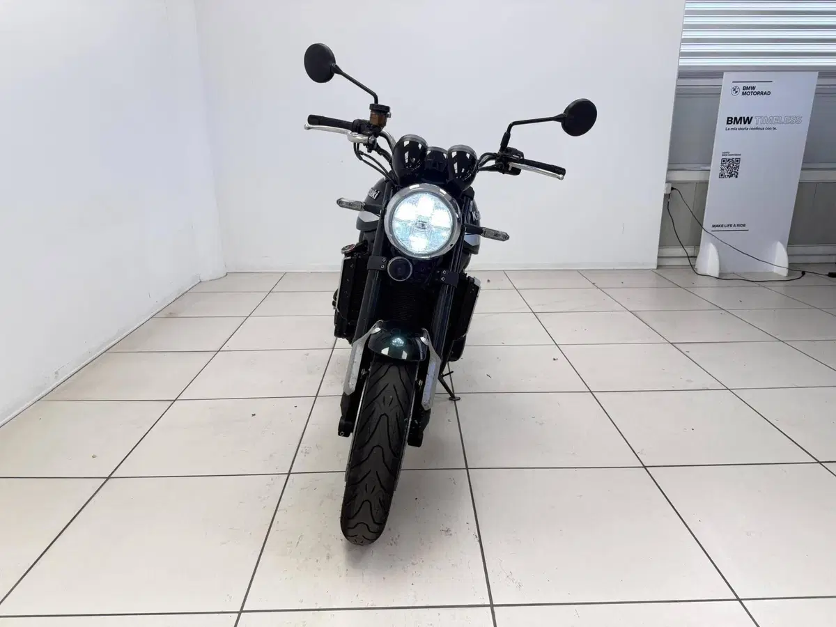 Kawasaki Z 900 RS (2022 - 25) (3)