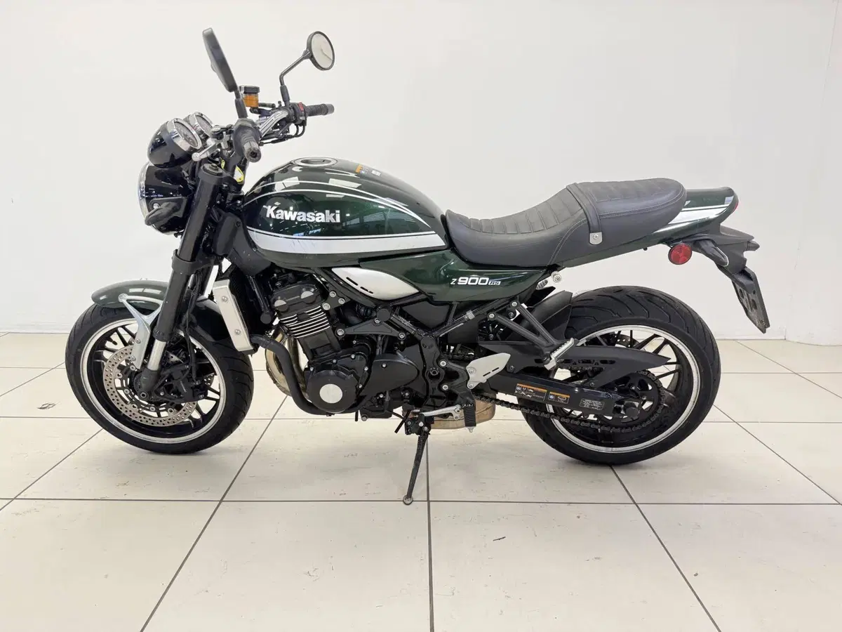 Kawasaki Z 900 RS (2022 - 25) (5)