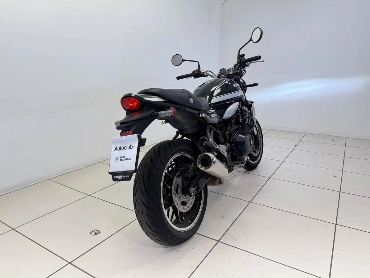 Kawasaki Z 900 RS (2022 - 25) (6)