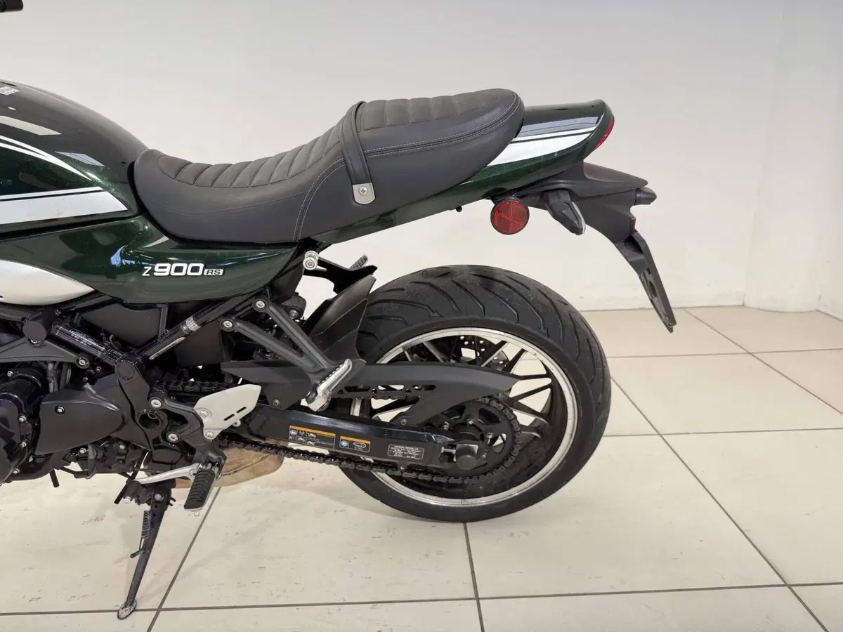 Kawasaki Z 900 RS (2022 - 25) (14)