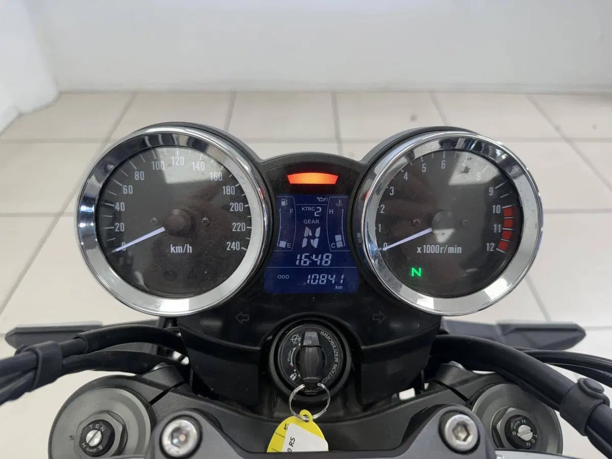 Kawasaki Z 900 RS (2022 - 25) (15)