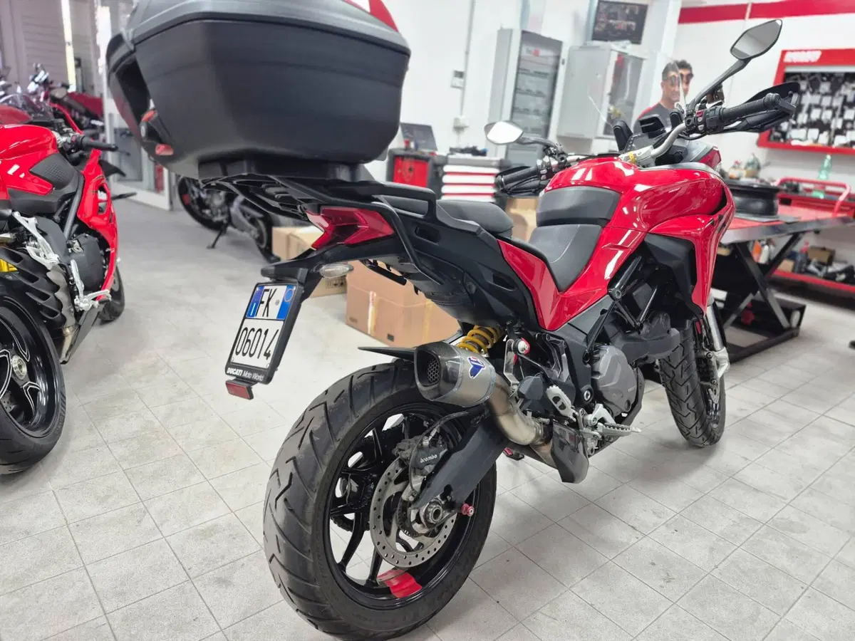 Ducati Multistrada V2 S (2022 - 24) (8)