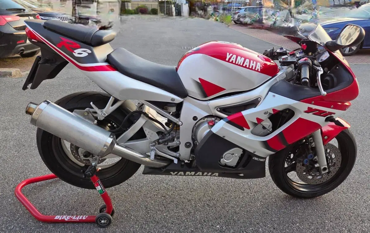 Yamaha YZF R6 (1999 - 00) (3)