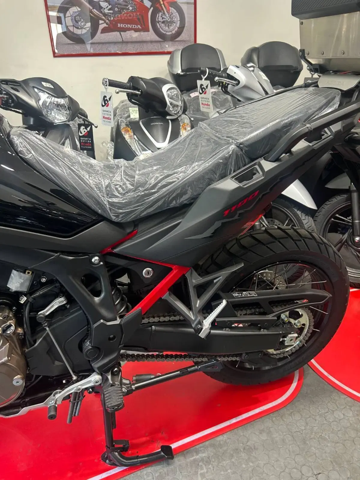 Honda Africa Twin CRF 1100L ES DCT (2024 - 26) (6)